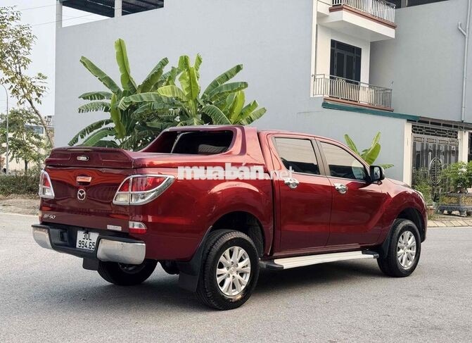 Mazda BT-50 5 chỗ Tự động Dầu đỏ