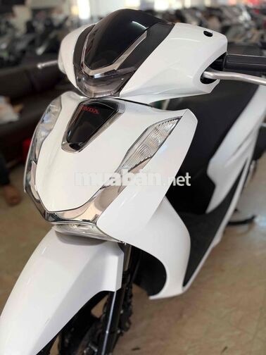 Honda SH 125 màu trắng