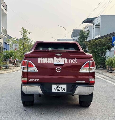 Mazda BT-50 5 chỗ Tự động Dầu đỏ