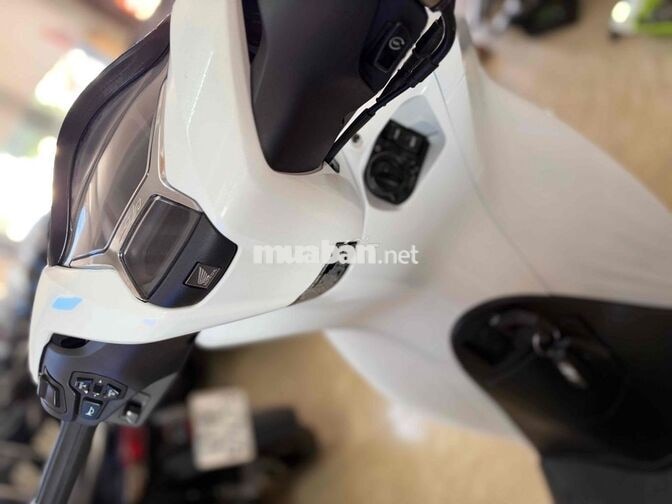Honda SH 125 màu trắng