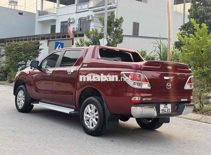 Mazda BT-50 5 chỗ Tự động Dầu đỏ