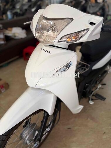 Honda Wave Alpha màu trắng