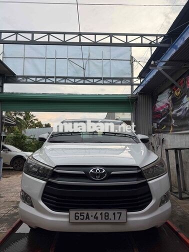 Toyota Innova 2018 2.0E Trắng