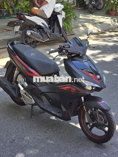Honda Air Blade màu Đen đỏ
