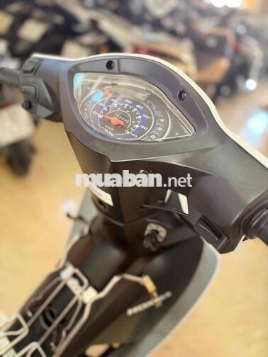 Honda Wave Alpha màu trắng