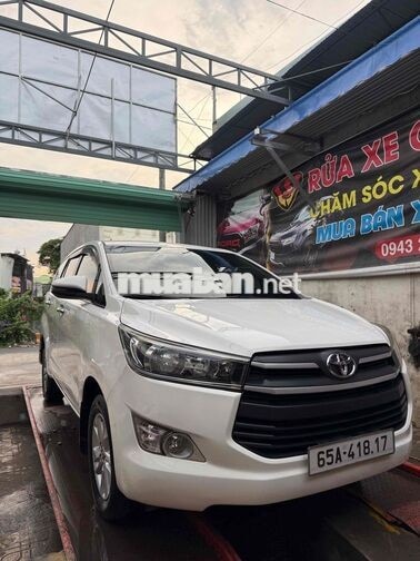 Toyota Innova 2018 2.0E Trắng