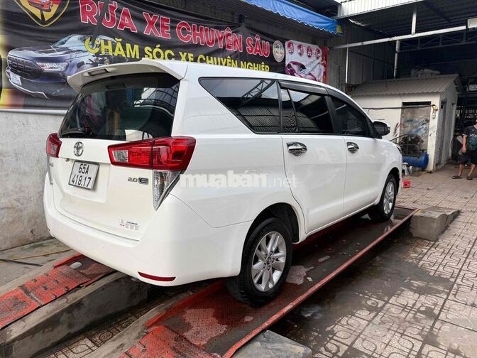Toyota Innova 2018 2.0E Trắng