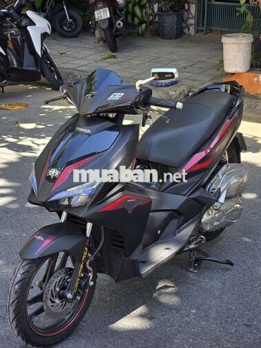 Honda Air Blade màu Đen đỏ