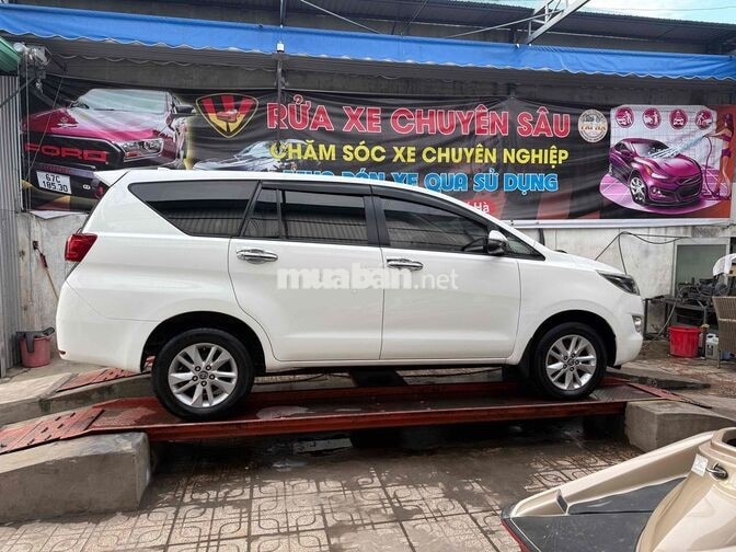 Toyota Innova 2018 2.0E Trắng