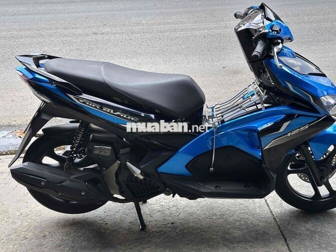 Honda Air Blade 125cc xanh đen mới 98%
