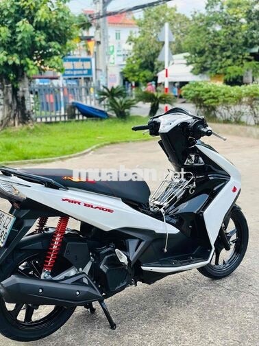Honda Air Blade 125cc Trắng đen