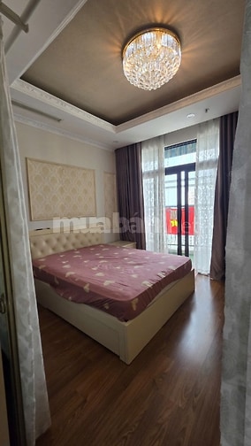 Bán gấp chung cư Royal Citi 72A Nguyễn Trãi, Dt 125m2, chào 15 tỷ.