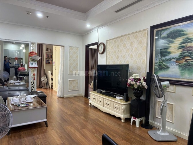 Bán gấp chung cư Royal Citi 72A Nguyễn Trãi, Dt 125m2, chào 15 tỷ.