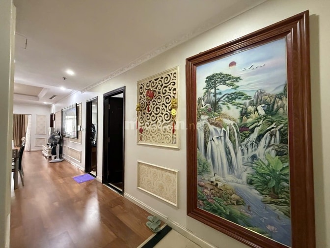 Bán gấp chung cư Royal Citi 72A Nguyễn Trãi, Dt 125m2, chào 15 tỷ.