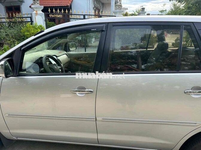 Toyota Innova 2009 G 8 chỗ Bạc