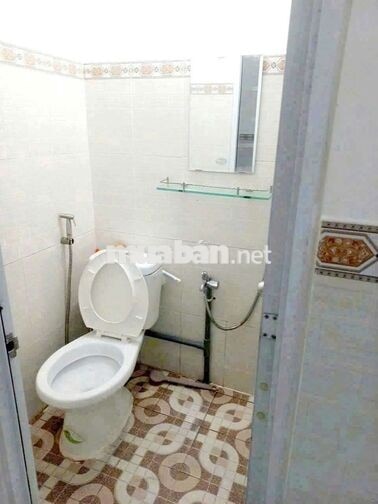 Cho thuê nhà noi thất cơ Bản vô ở liền 