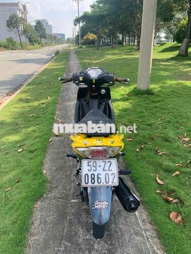Suzuki Axelo 2014 màu vàng đen