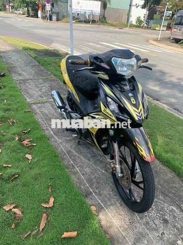 Suzuki Axelo 2014 màu vàng đen