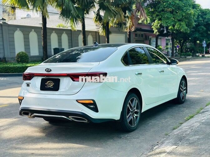 Kia Cerato 2018 1.6 MT 10 vạn km trắng