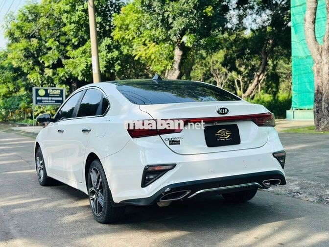 Kia Cerato 2018 1.6 MT 10 vạn km trắng