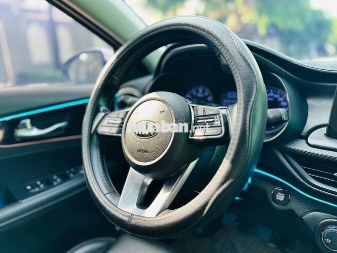 Kia Cerato 2018 1.6 MT 10 vạn km trắng