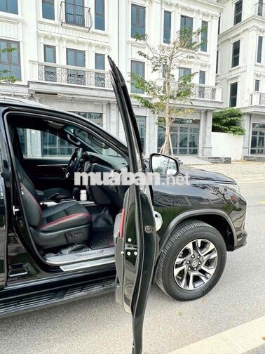 Toyota Fortuner Legender 2020 Đen
