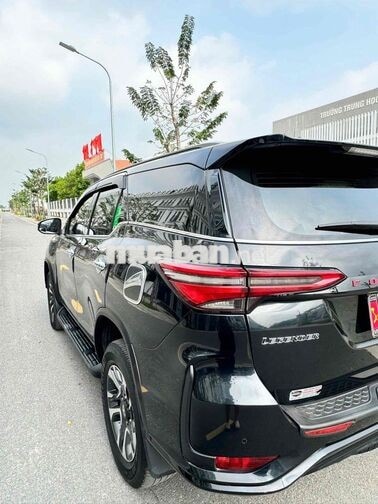 Toyota Fortuner Legender 2020 Đen