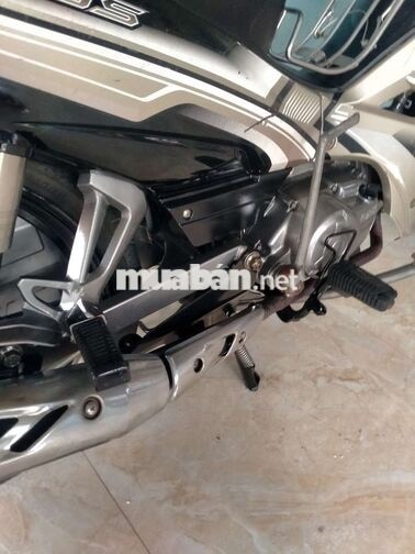 YAMAHA SIRIUS MÀU TRẮNG ĐEN