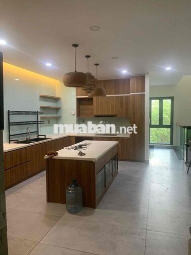 CHO THUÊ NHÀ CÓ THANG MÁY- 4 TẦNG-  CÁCH NGUYỄN THỊ THẬP 10M -50tr/th