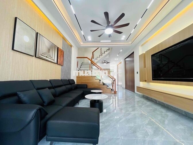 Nhà SHR mới 100% Trần Đại Nghĩa có sân sau thoáng