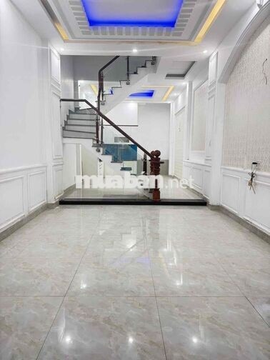 NHÀ 3 LẦU SÂN THƯỢNG 4PN HẺM 8M NGAY CHỢ MINH PHÁT