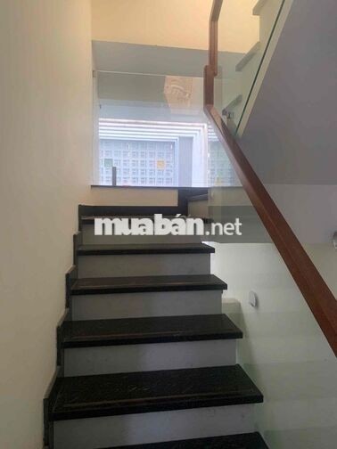 CHO THUÊ NHÀ CÓ THANG MÁY- 4 TẦNG-  CÁCH NGUYỄN THỊ THẬP 10M -50tr/th