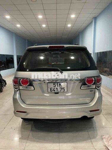 Toyota Fortuner 2016 7 chỗ màu Bạc