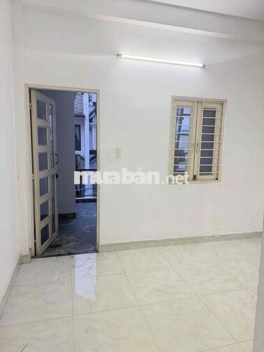 NHÀ 3 LẦU SÂN THƯỢNG 4PN HẺM 8M NGAY CHỢ MINH PHÁT