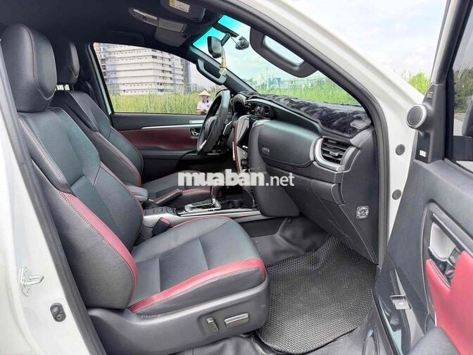 Toyota Fortuner 2025 Legender 2.4L 9000km
