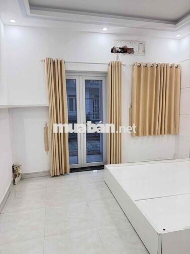 NHÀ 3 LẦU SÂN THƯỢNG 4PN HẺM 8M NGAY CHỢ MINH PHÁT