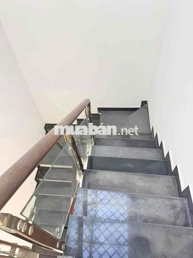 NHÀ 3 LẦU SÂN THƯỢNG 4PN HẺM 8M NGAY CHỢ MINH PHÁT