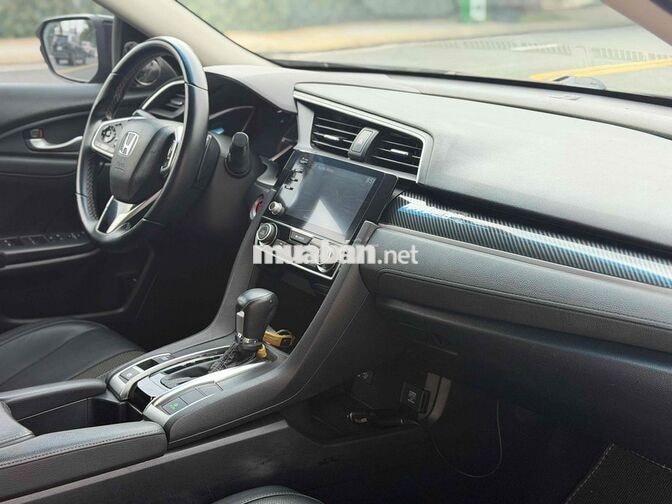Honda Civic 2021 1.8G Đen