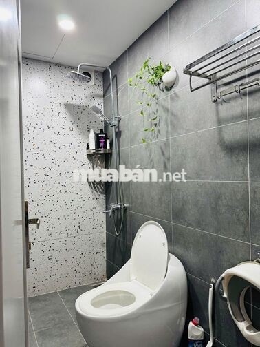 CĂN GÓC CHUNG CƯ CÂY MAI 60M 2PN GIÁ 3,1 TỶ THANG MÁY THẺ TỪ
