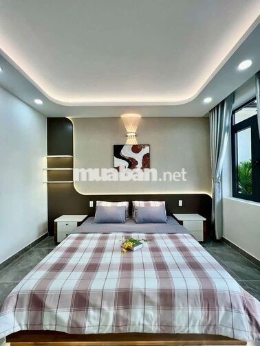 cần bán gầp nhà PTTN gần chợ Lạc quan.DT 4x18 .1 trẻt 1 lửng 3lầu 