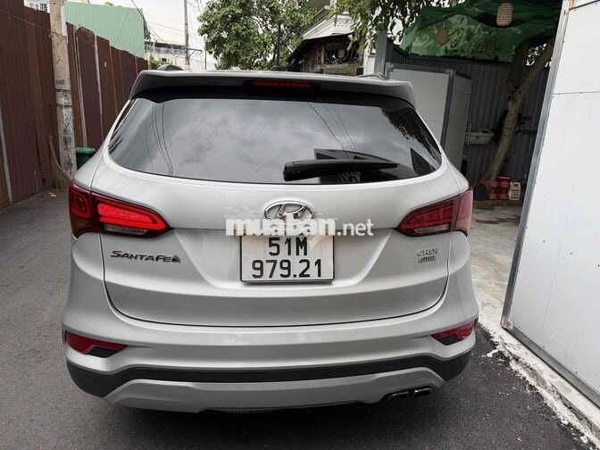 Hyundai Santa Fe 2016 Dầu Tự động Bạc ngay chủ bán