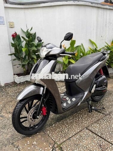 Honda SH 150 xám titan