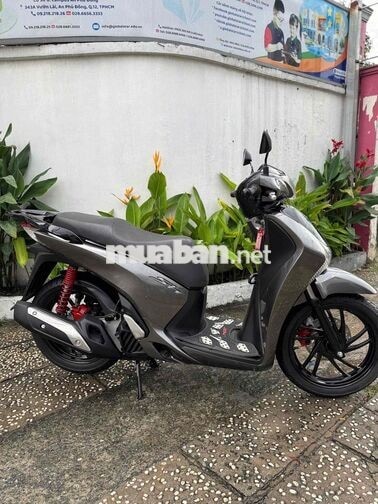 Honda SH 150 xám titan
