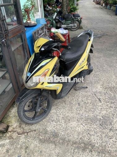 YAMAHA LUVIAS VÀNG ĐEN