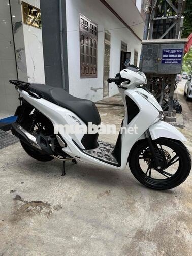 Honda SH 125i 2018 trắng đen