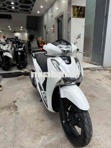 Honda SH 125i 2018 trắng đen