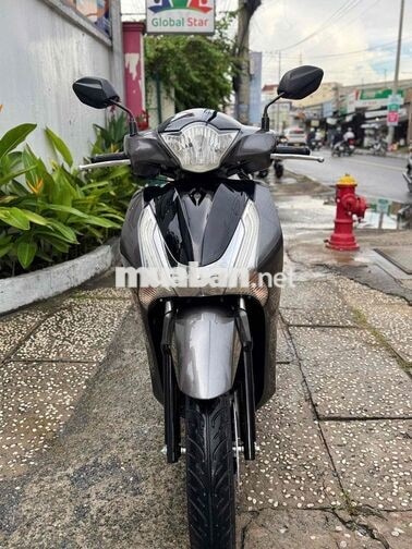 Honda SH 150 xám titan