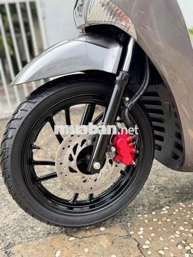 Honda SH 150 xám titan