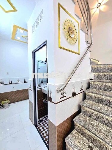 💰1 tỷ 700tr, nhà có sổ hồng 2 lầu,  gần Phú Mỹ hưng quận 7