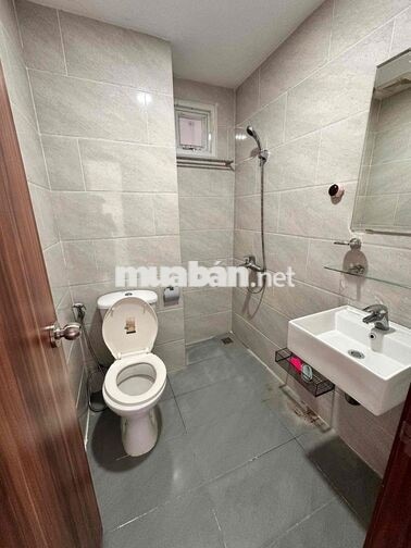 Cho thuê căn 2 phòng ngủ trống có 2 máy lạnh